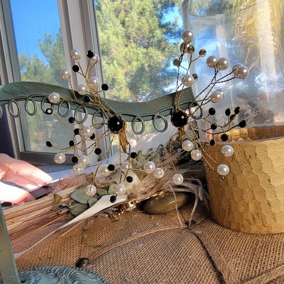 Oversized 3-Inch Vintage Pearl and Black Bead Clip-On Earrings - Picture 4 of 10